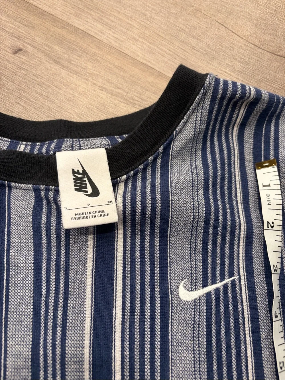 Nike Women’s Blue Striped Short Sleeve Cropped Top